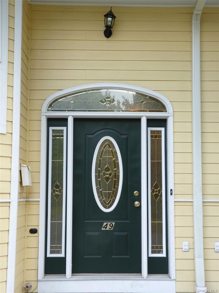 49 W Catherine St - Photo 2 of 19