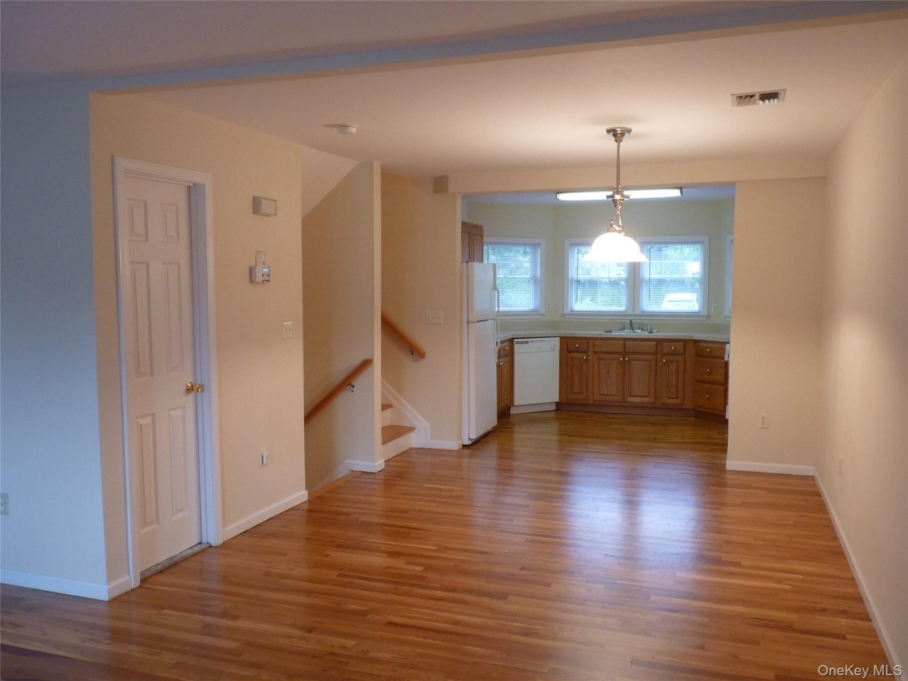 49 W Catherine St - Photo 7 of 19