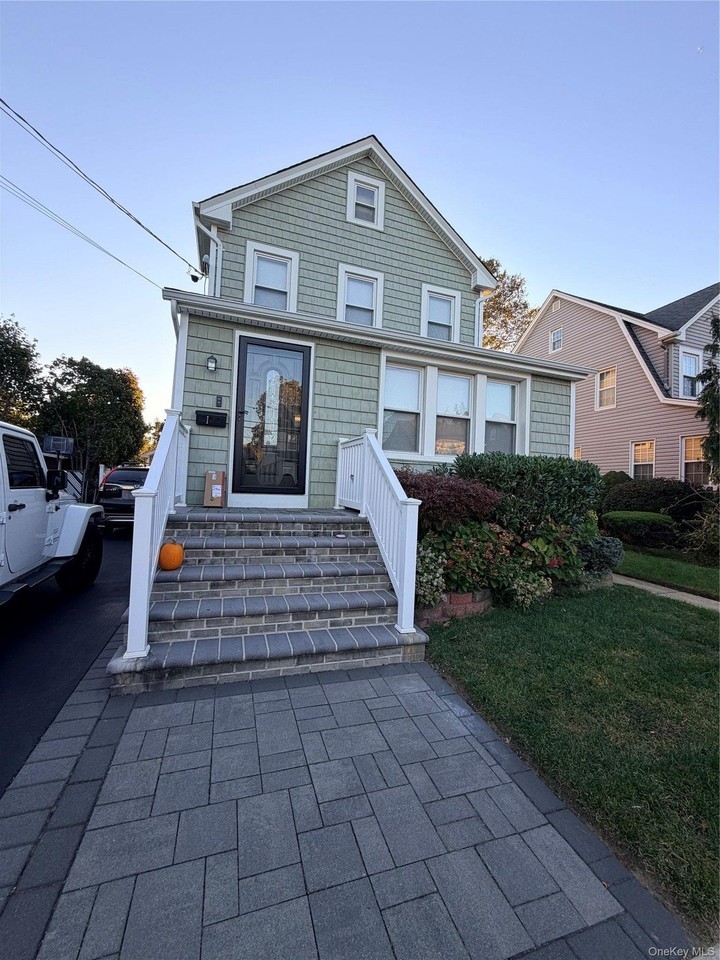 1 Farnum St #1stFL