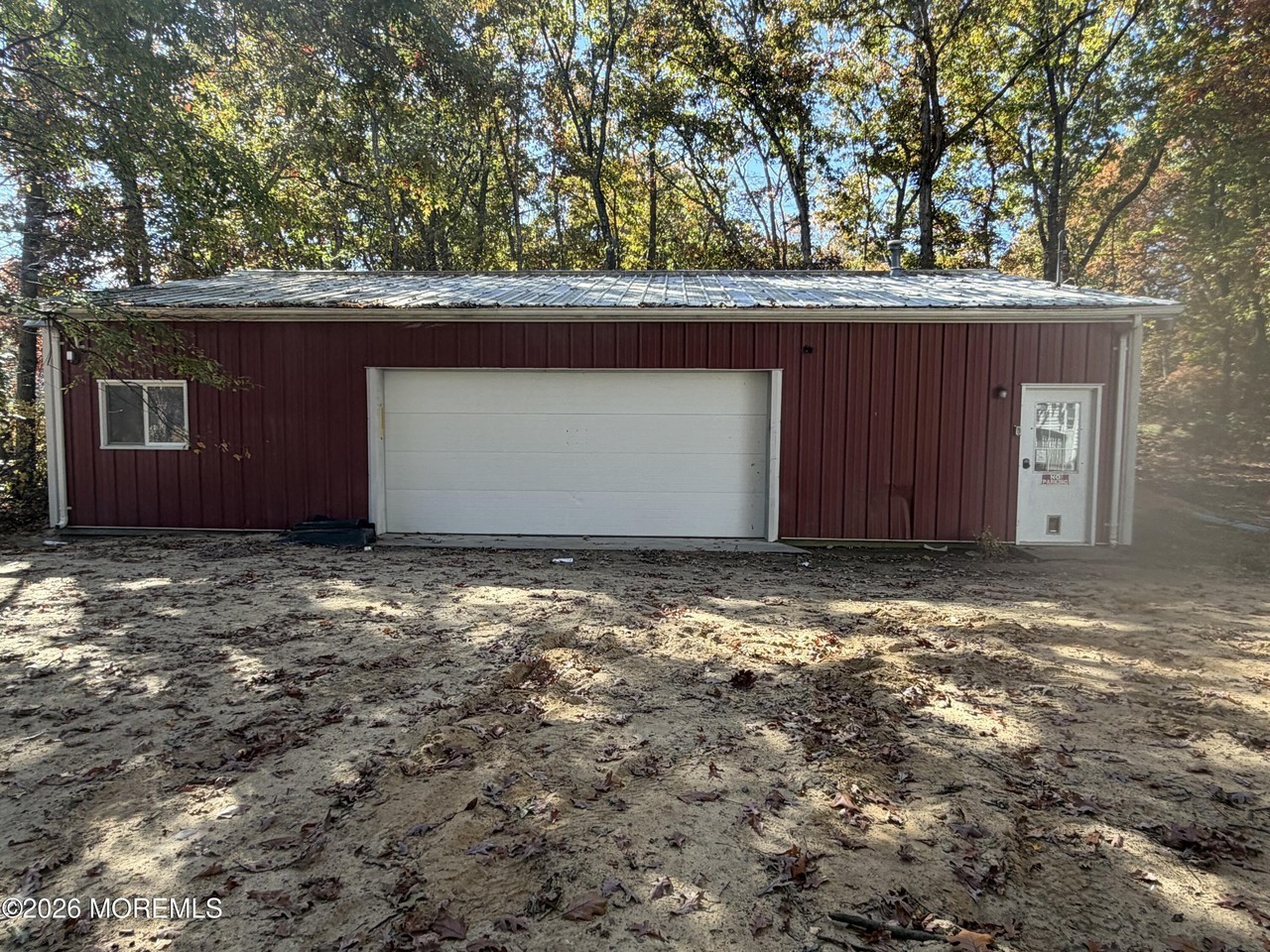 1097 Lakewood Farmingdale Rd - Photo 2 of 40