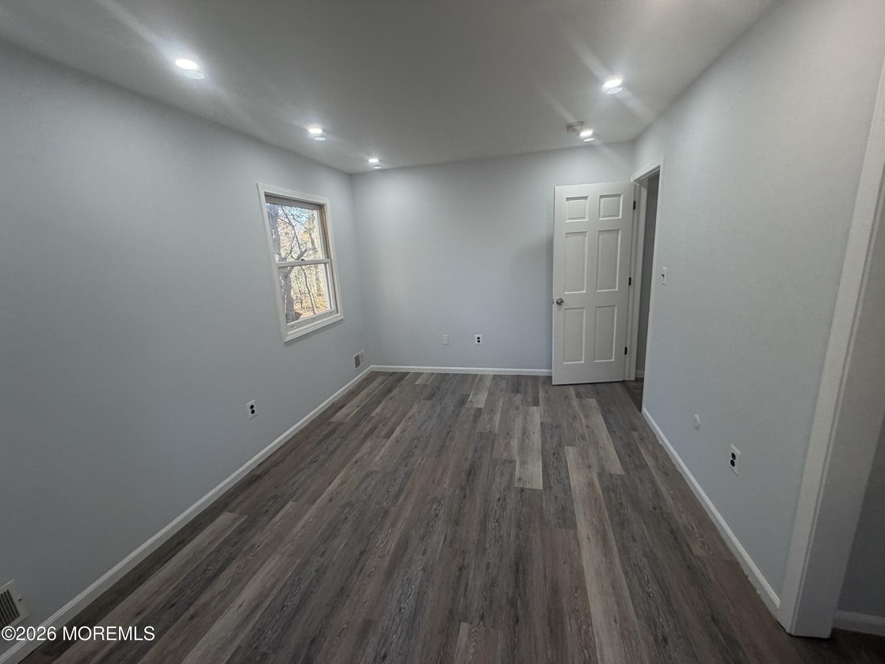 1097 Lakewood Farmingdale Rd - Photo 6 of 40