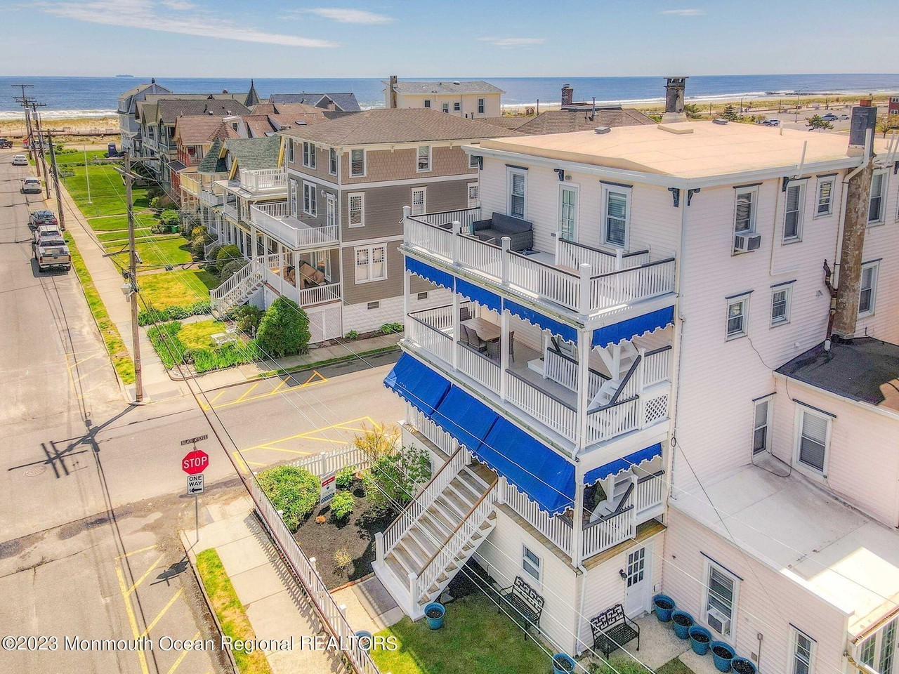 18 Abbott Ave - Photo 2 of 50