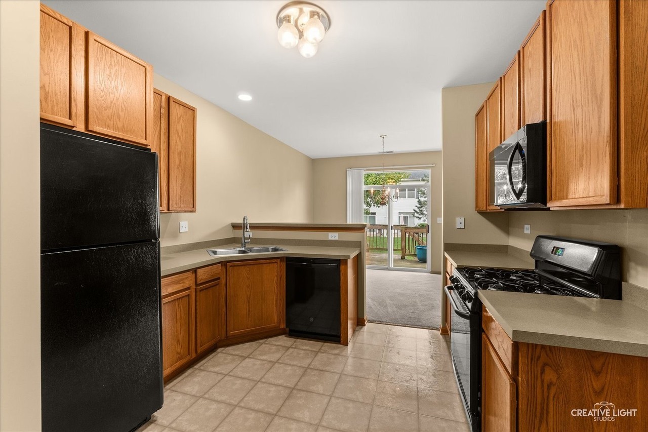 375 Chesapeake Ln #375 - Photo 5 of 39