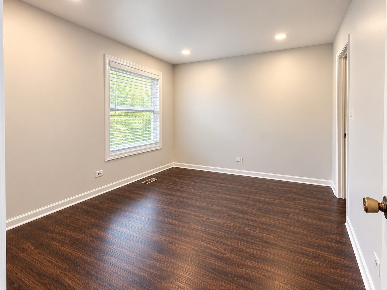 776 Roosevelt Rd - Photo 2 of 14