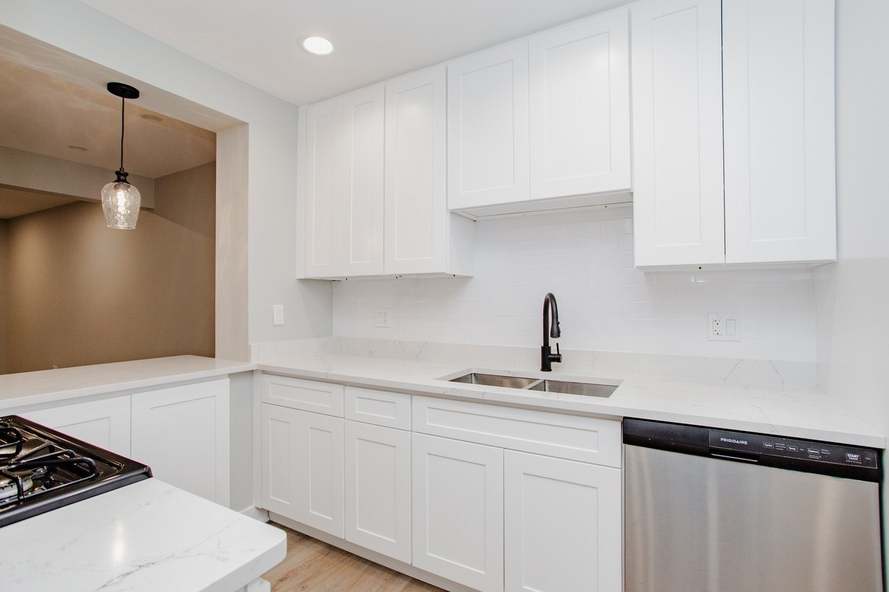 1845 Bristol Walk - Photo 5 of 31
