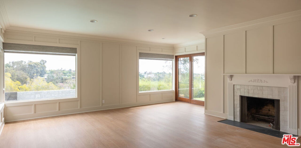 672 Amalfi Dr - Photo 5 of 8