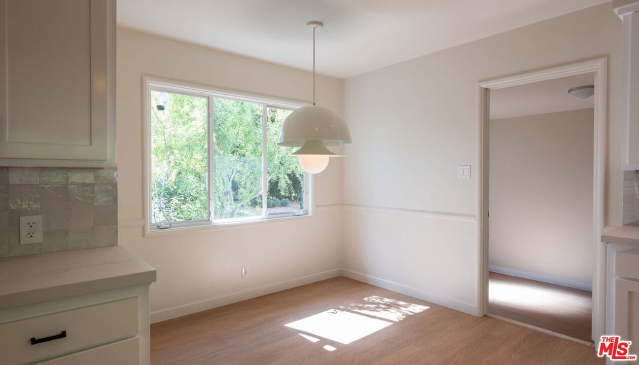 672 Amalfi Dr - Photo 6 of 8