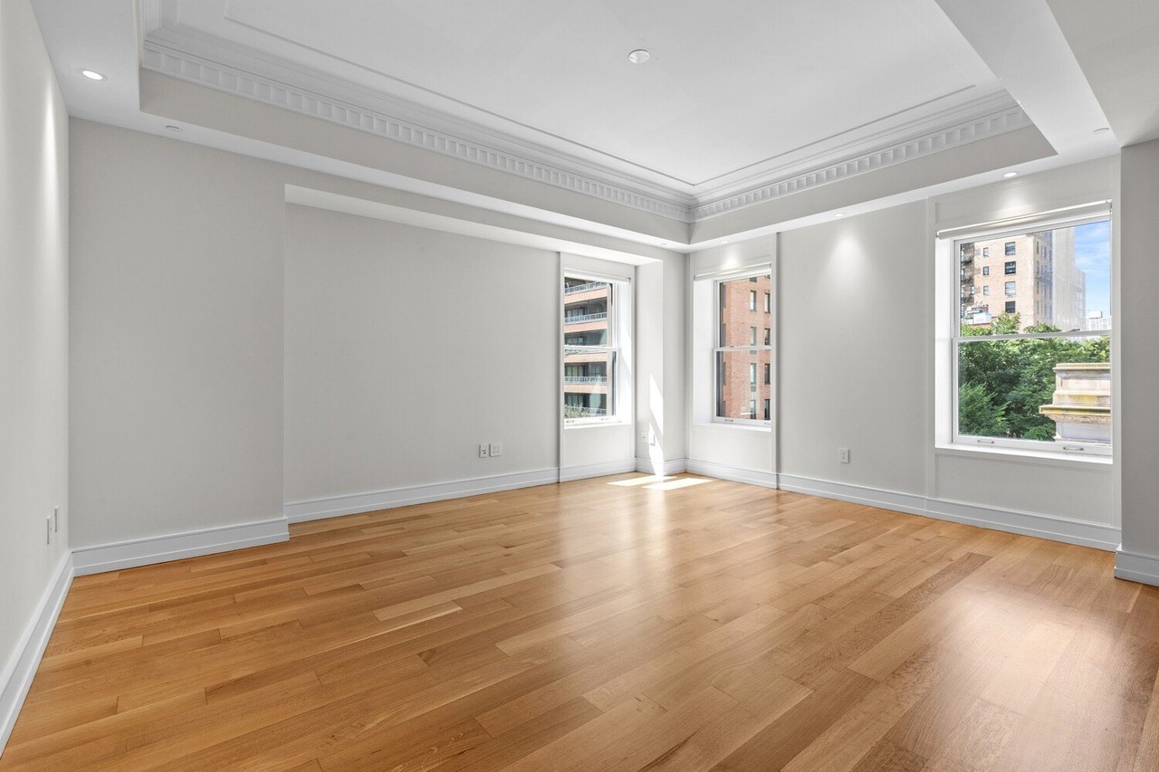 33 E 74th St - Photo 4 of 10