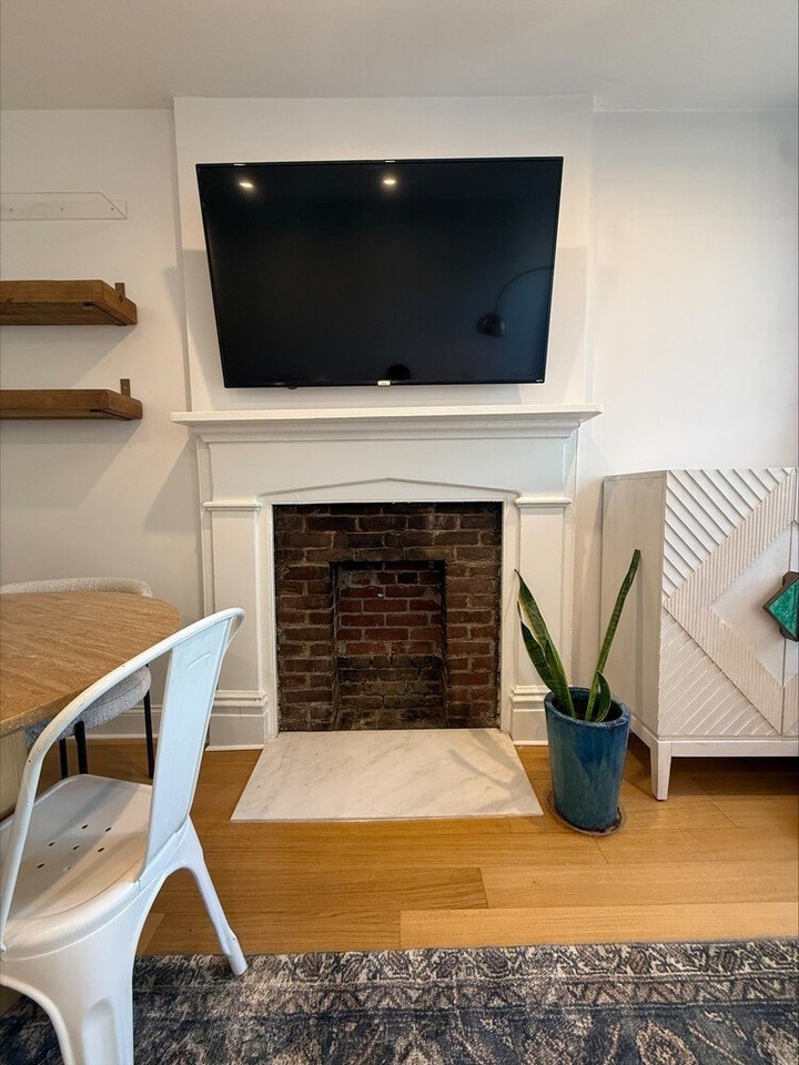 343 W 12th St - Photo 3 of 10