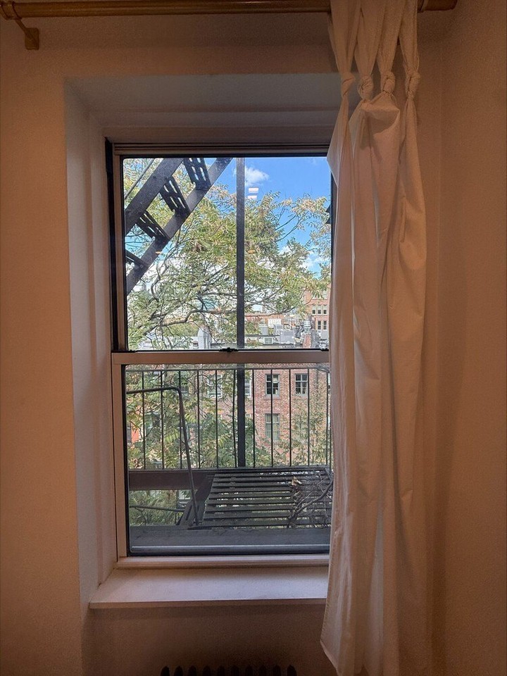 343 W 12th St - Photo 7 of 10