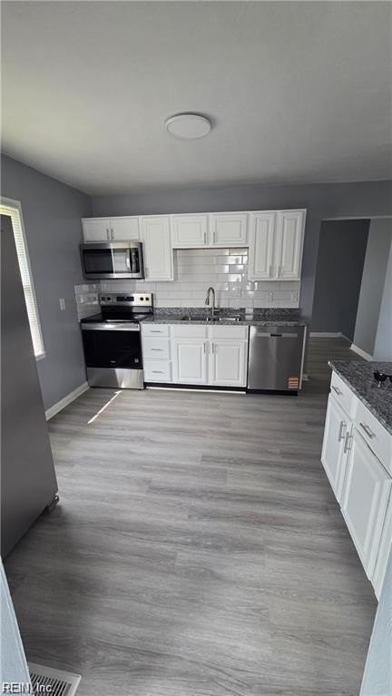 3325 Greenwood Dr - Photo 4 of 16