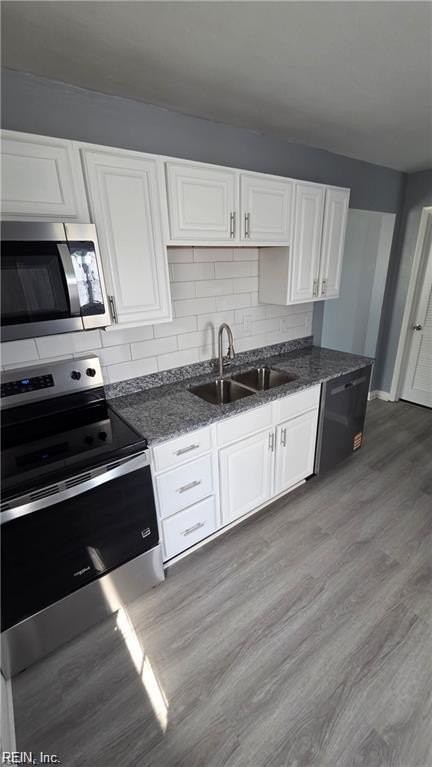 3325 Greenwood Dr - Photo 5 of 16