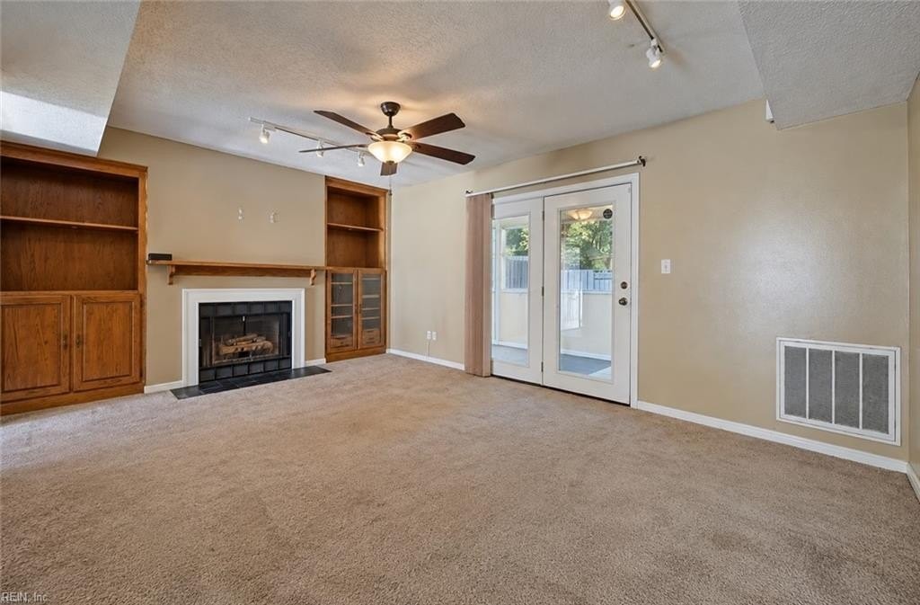 51 Otsego Dr - Photo 2 of 17