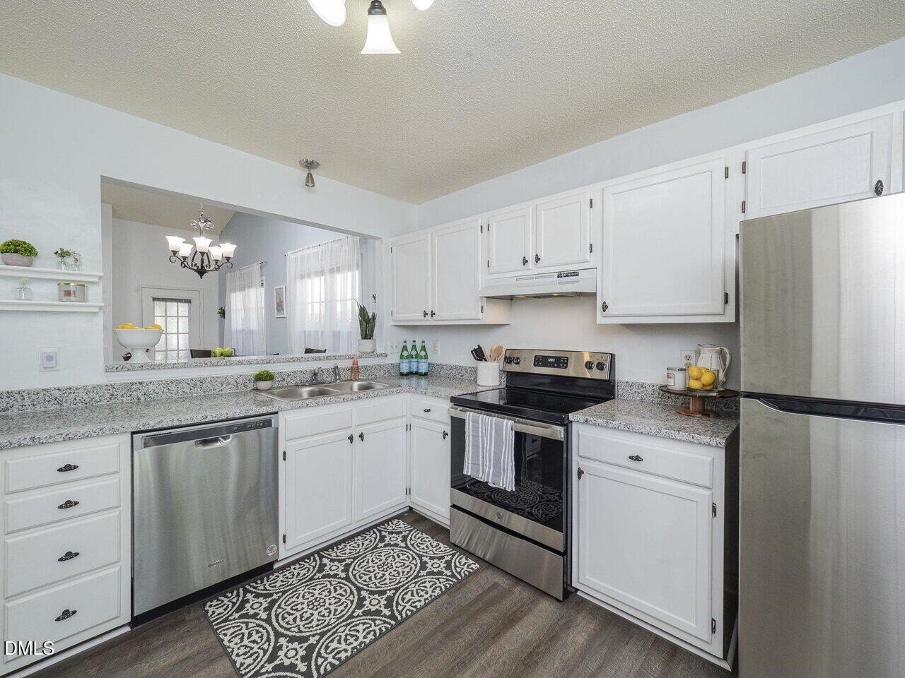 101 Mint Ct - Photo 6 of 23