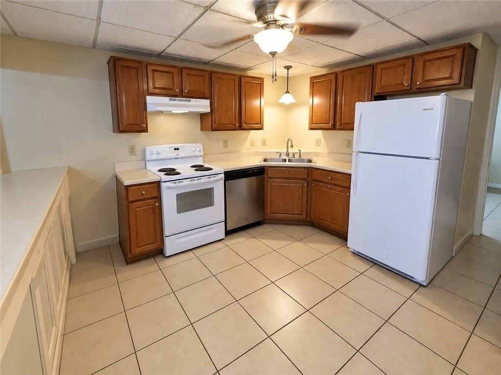 621 Park St #A - Photo 2 of 12