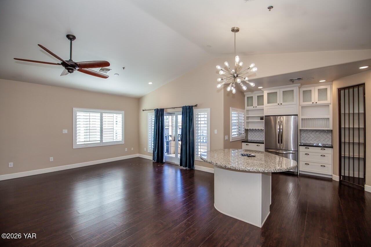 133 S Madison Ave - Photo 5 of 23