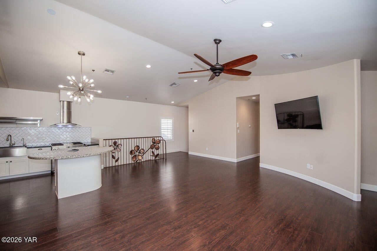 133 S Madison Ave - Photo 6 of 23