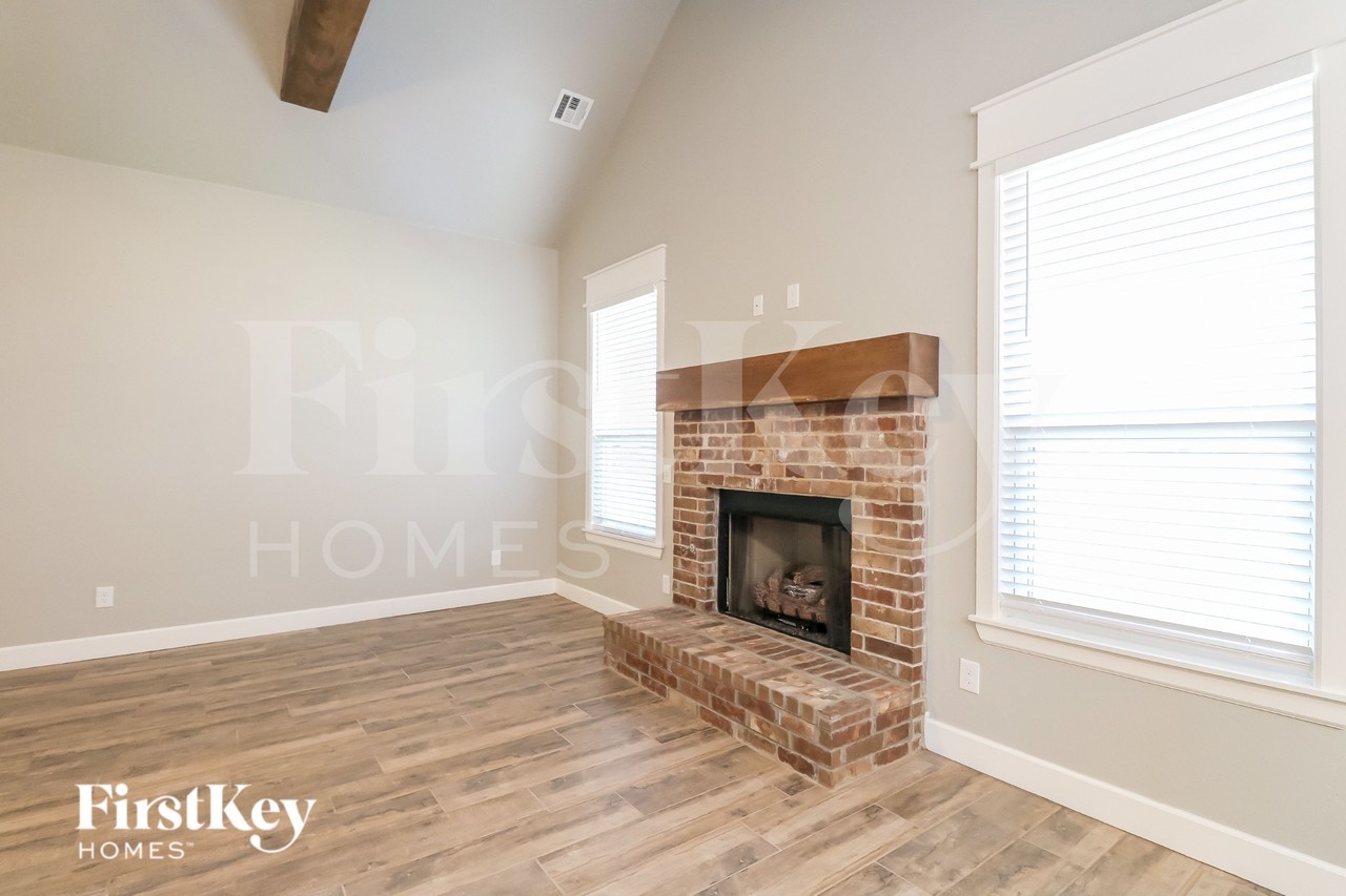 16708 Prado Dr - Photo 4 of 15