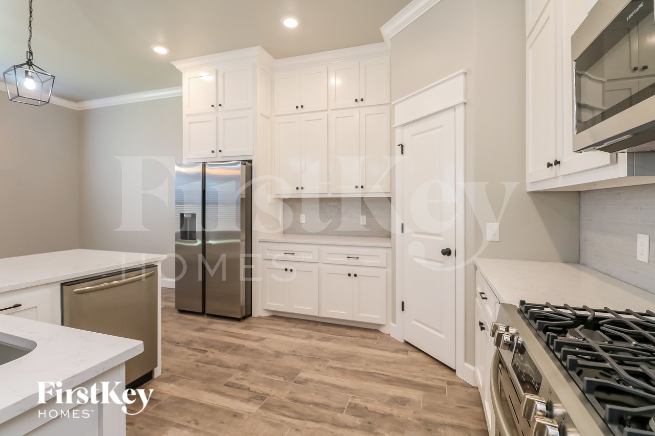16708 Prado Dr - Photo 7 of 15