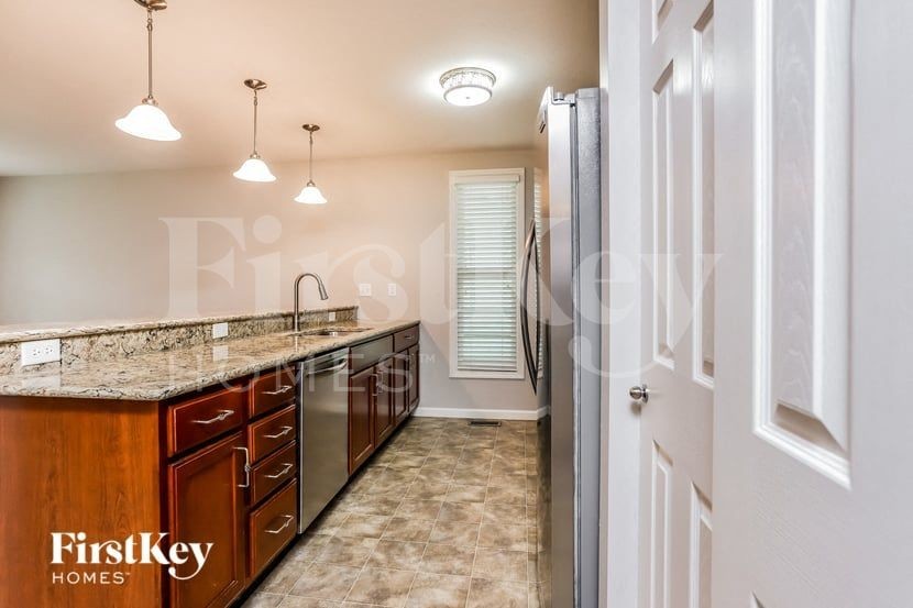 3463 Wainwright St - Photo 7 of 15