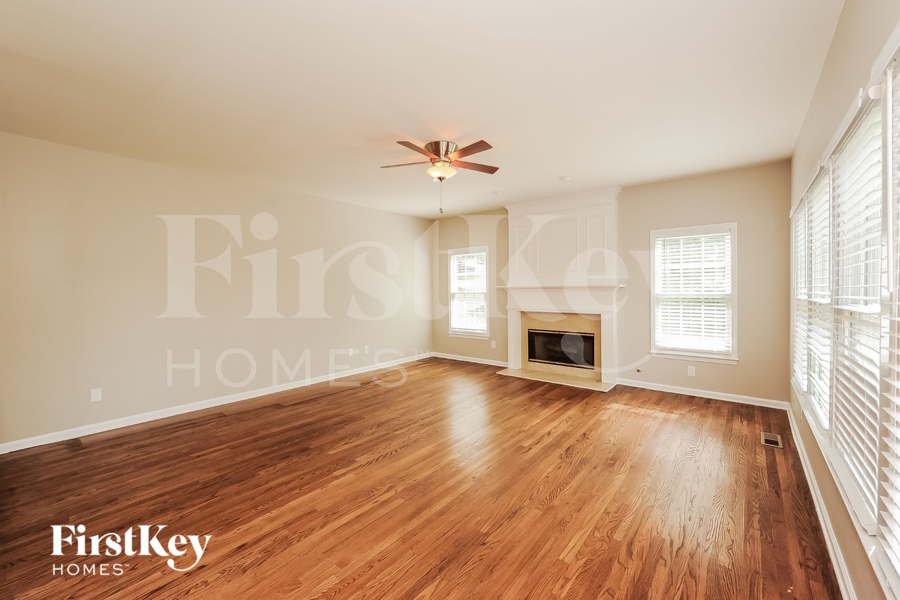 2636 Three Wood Dr - Photo 4 of 15