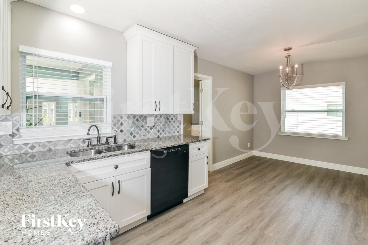 1504 Clematis Ln - Photo 7 of 15