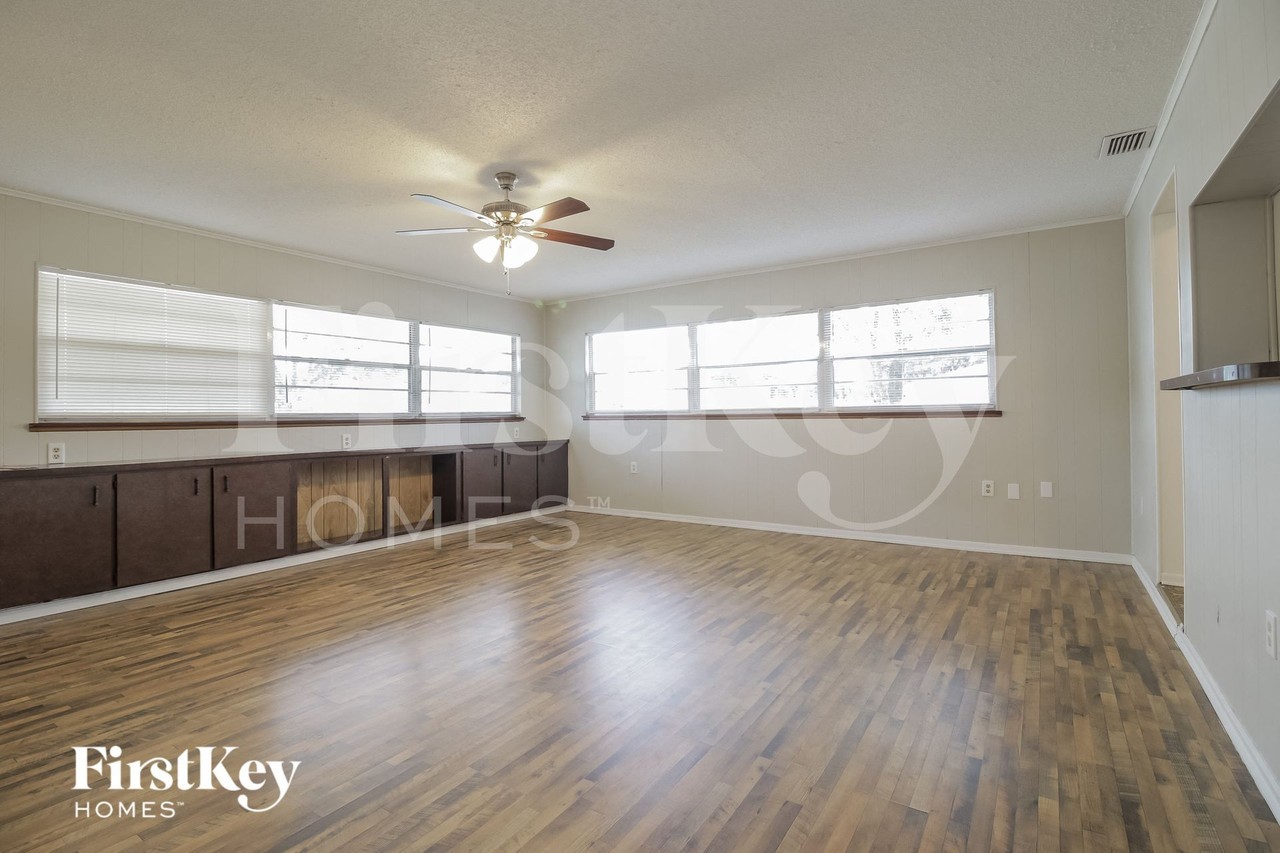 5120 Ferncrest Dr - Photo 6 of 15
