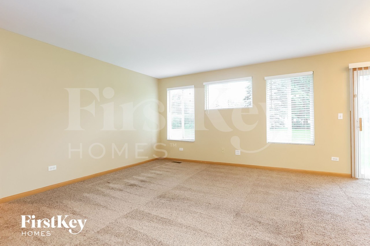 3610 Forest View Dr - Photo 3 of 15