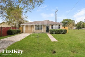 featured image of 2401 Stonewall St