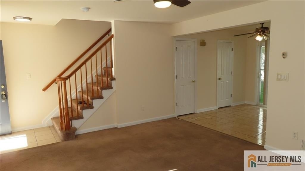 26 Henry St Unit A - Photo 5 of 23
