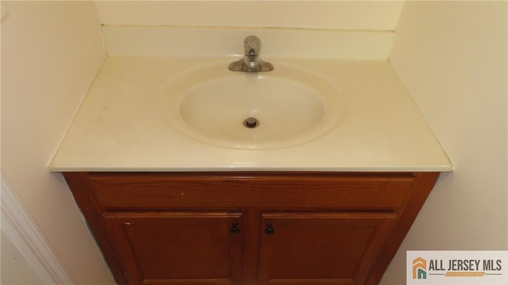 26 Henry St Unit A - Photo 7 of 23