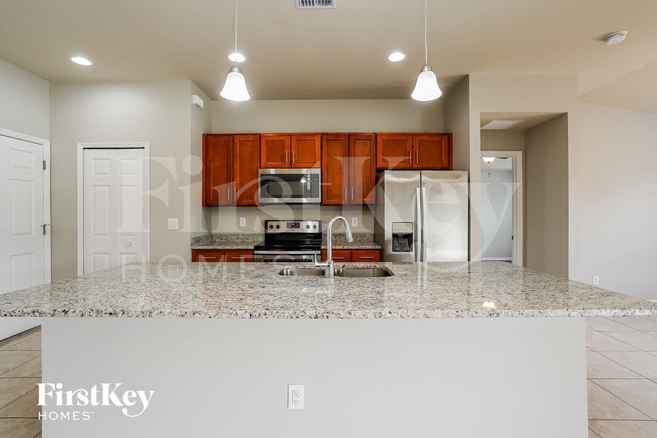 1416 Swter - Photo 6 of 15
