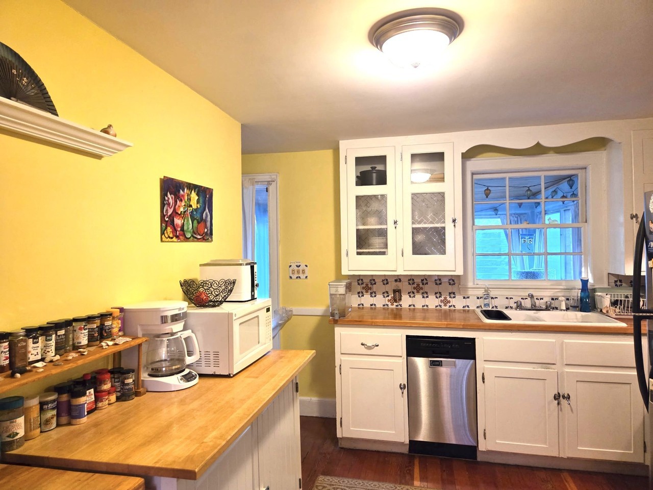 Mary St - Photo 2 of 14
