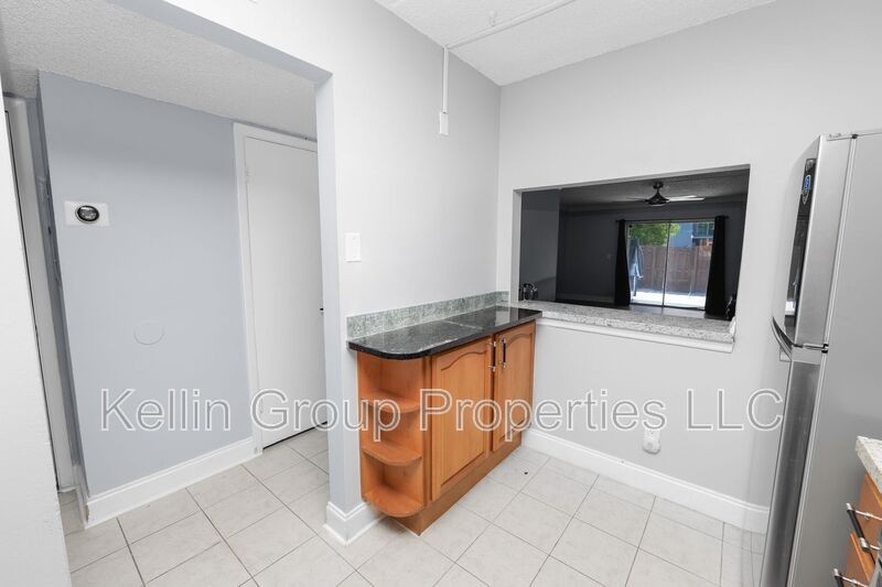 2862 Somerset Park Dr - Photo 5 of 33