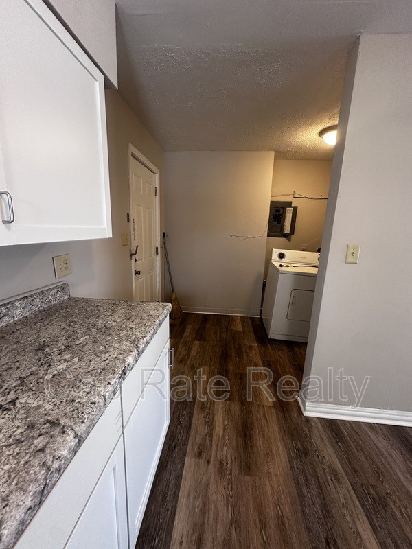 3147 Sullivant Ave - Photo 7 of 24