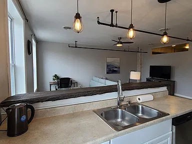 138 Washington Ave - Photo 3 of 10