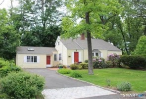 featured image of 64 Meadowpark Ave E