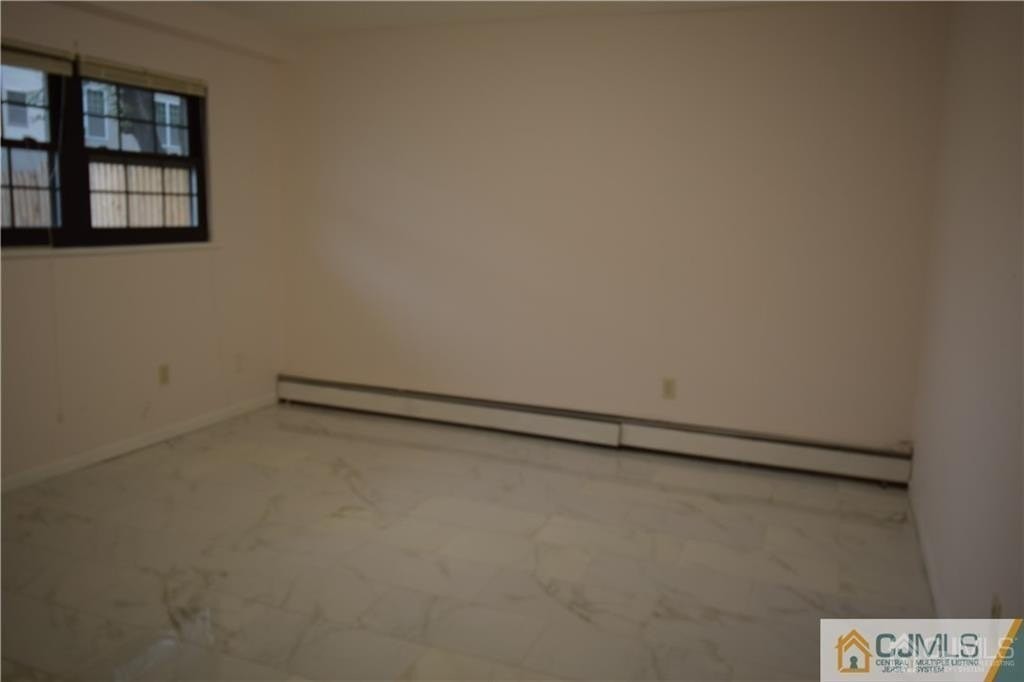 43 Essex St - Photo 4 of 13