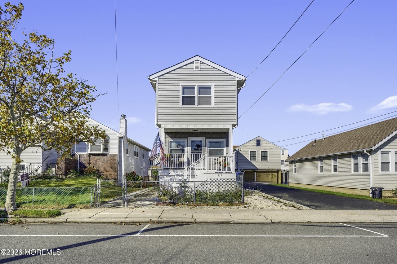 322 Dupont Ave - Photo 4 of 32
