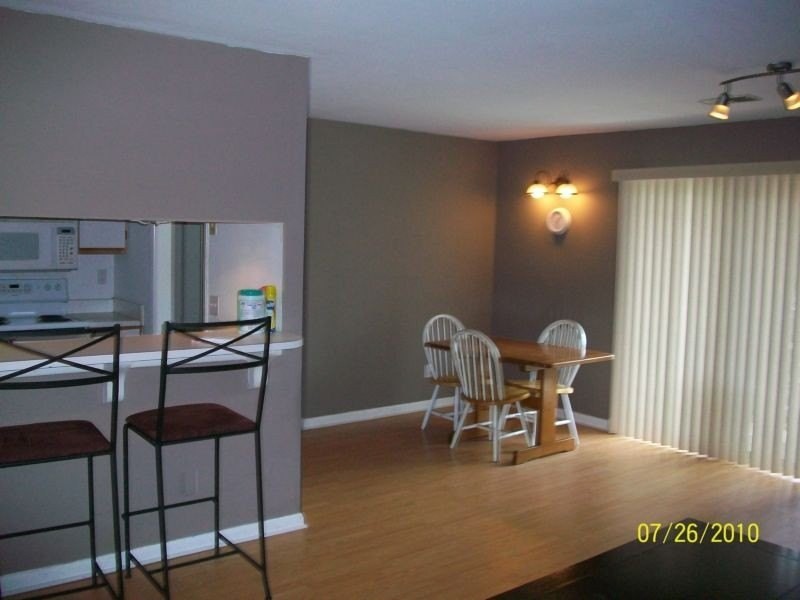 220 Elm St - Photo 7 of 10