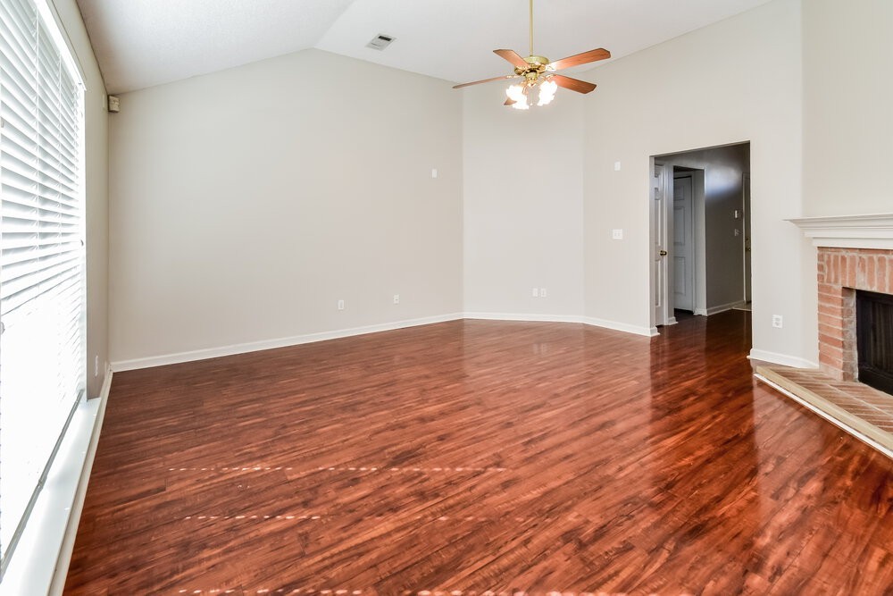 4508 Lunsford Dr - Photo 4 of 16