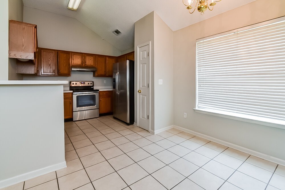 4508 Lunsford Dr - Photo 6 of 16