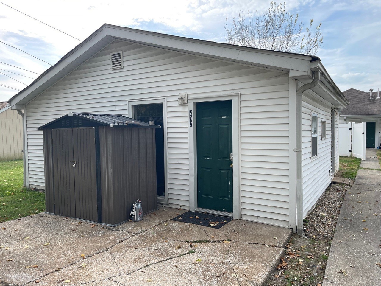 207 Robbie Ln