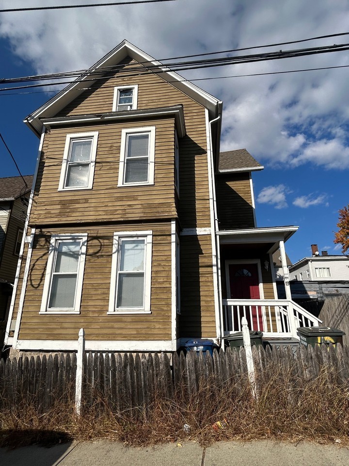 13 Armstrong Pl #1 - Photo 2 of 10