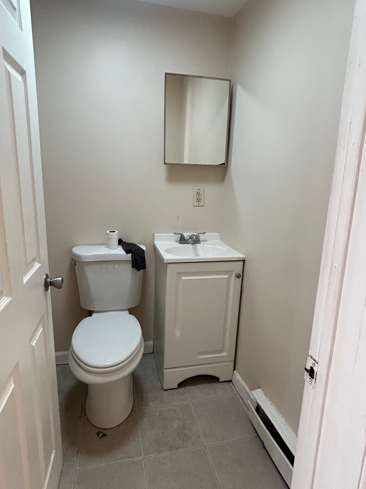 13 Armstrong Pl #1 - Photo 6 of 10