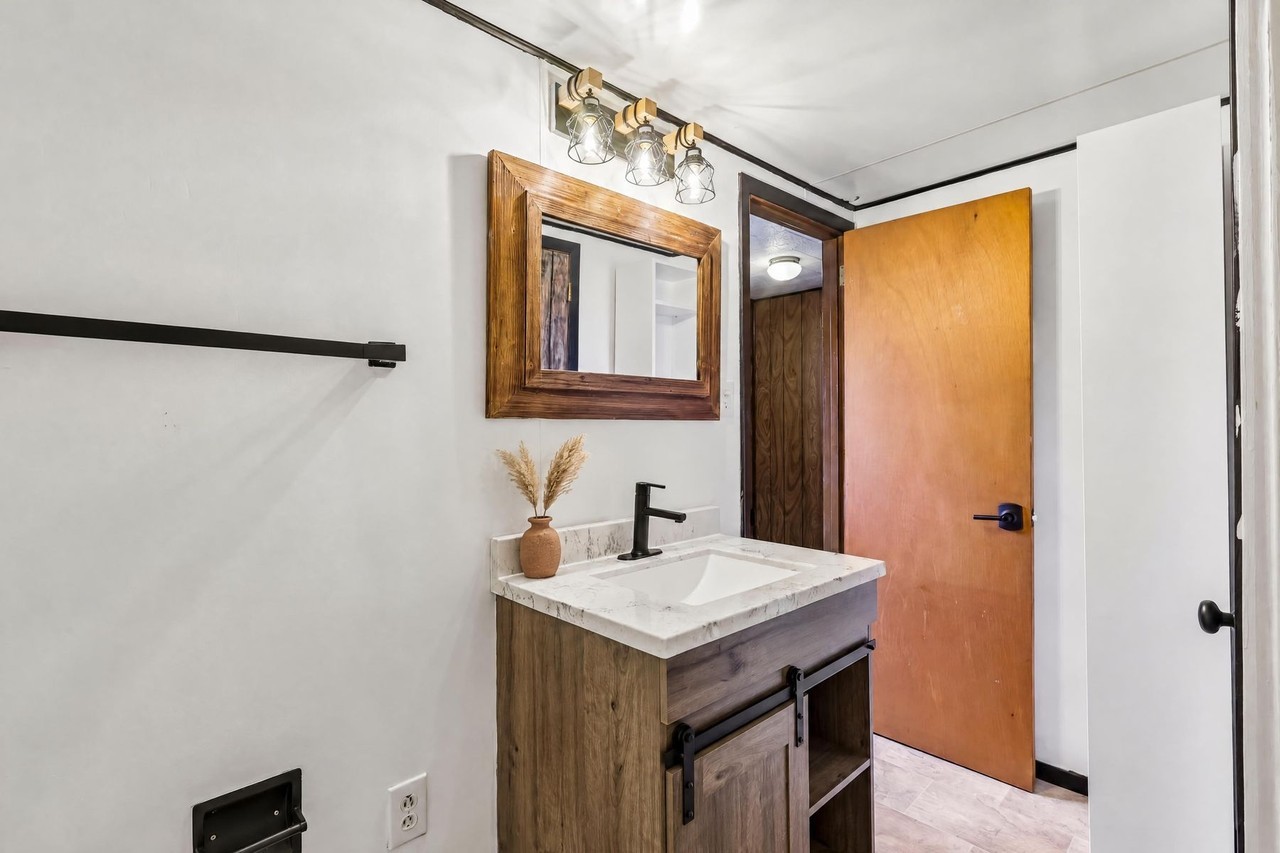 481 Allison Ave #NA - Photo 4 of 7