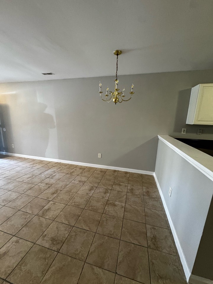 168 Evergreen Dr #1 - Photo 3 of 11