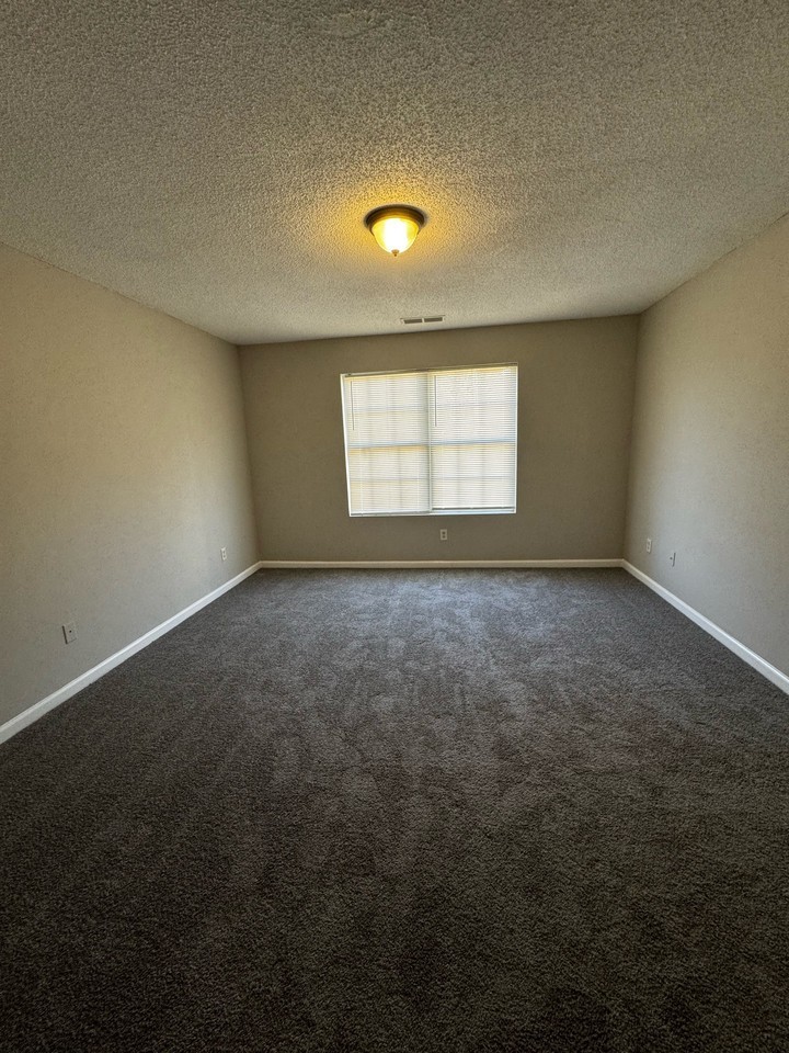 168 Evergreen Dr #1 - Photo 6 of 11
