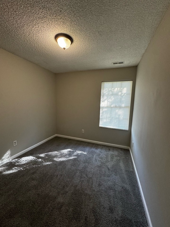 168 Evergreen Dr #1 - Photo 7 of 11