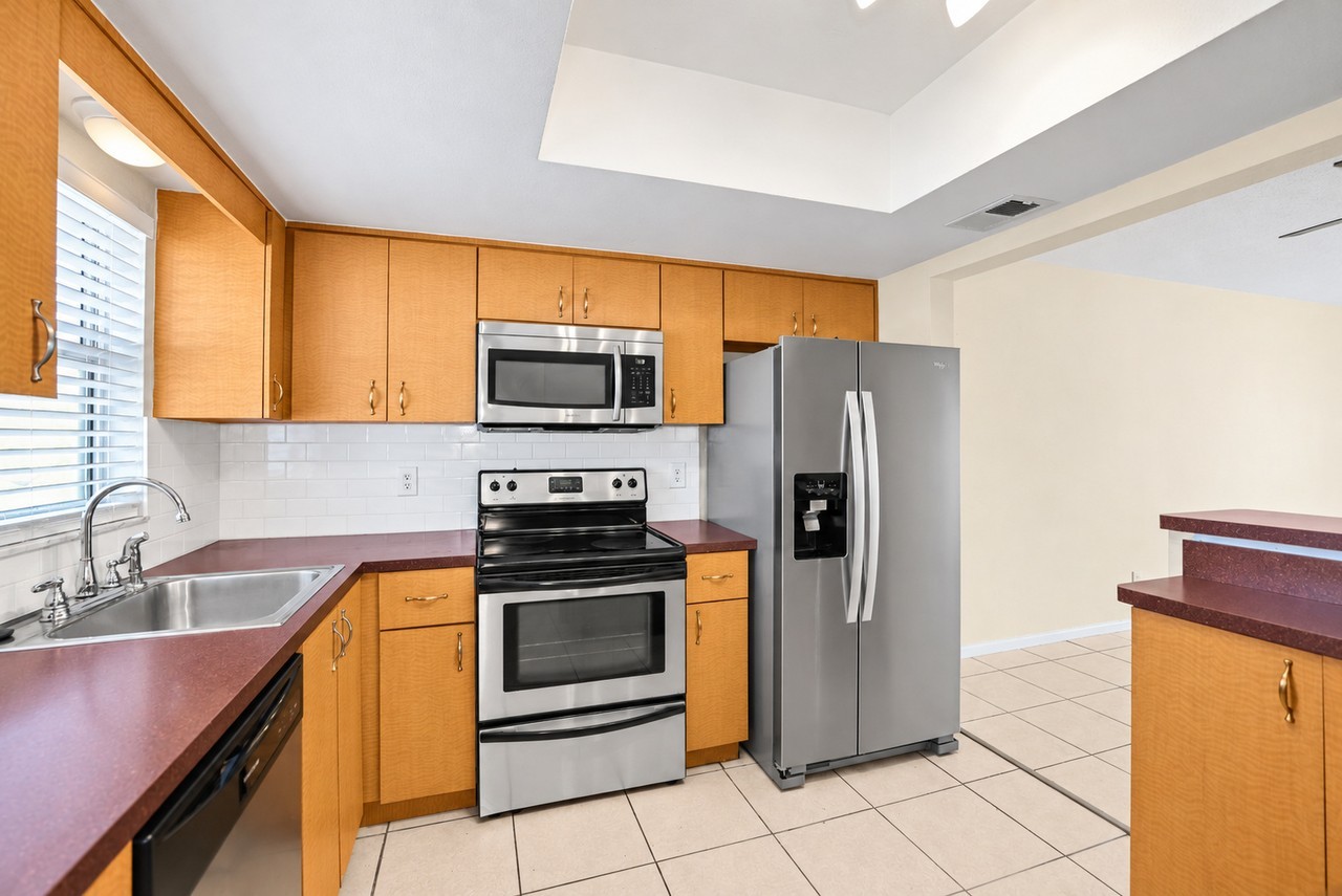 4420 37th St S #5 - Photo 4 of 10